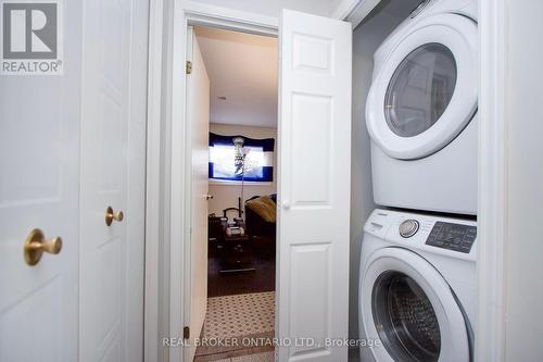 940 Central Park Boulevard, Oshawa (Centennial), ON - Indoor Photo Showing Laundry Room