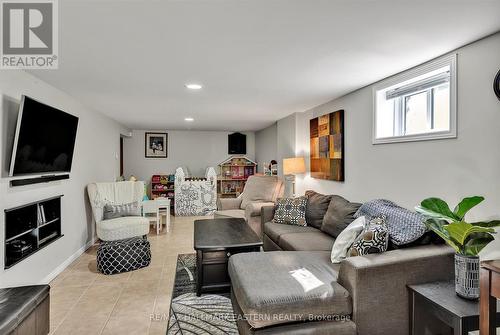 118 County Road 4, Douro-Dummer, ON - Indoor Photo Showing Living Room