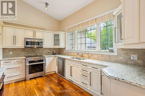 19 Response Street, Kawartha Lakes, ON - Indoor Photo Showing Kitchen With Double Sink With Upgraded Kitchen