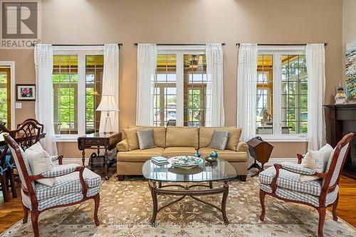 19 Response Street, Kawartha Lakes, ON - Indoor Photo Showing Living Room