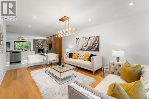 13 Bluffwood Drive, Toronto (Bayview Woods-Steeles), ON - Indoor Photo Showing Living Room