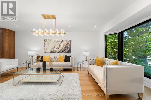 13 Bluffwood Drive, Toronto (Bayview Woods-Steeles), ON - Indoor Photo Showing Living Room