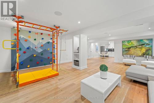 13 Bluffwood Drive, Toronto (Bayview Woods-Steeles), ON - Indoor Photo Showing Living Room