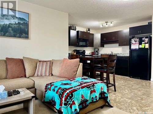 105 5521 Blake Crescent, Regina, SK - Indoor Photo Showing Living Room