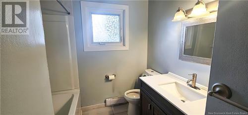 207 Ayer Avenue, Moncton, NB - Indoor Photo Showing Bathroom