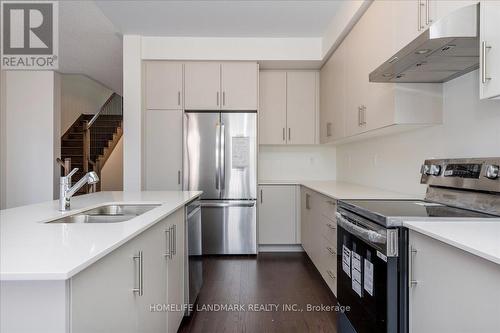 79 Phoenix Boulevard, Barrie, ON - Indoor Photo Showing Kitchen With Double Sink With Upgraded Kitchen