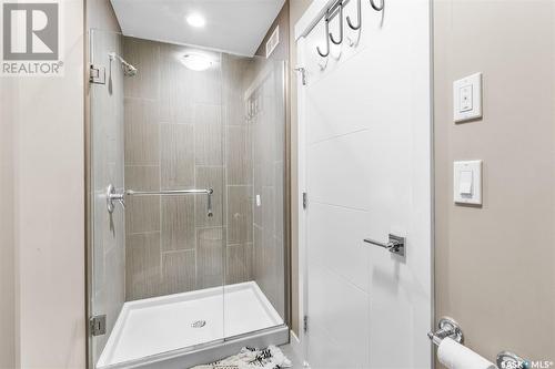 315 Mahabir Court, Saskatoon, SK - Indoor Photo Showing Bathroom