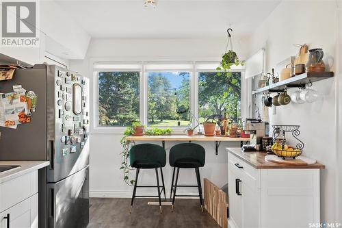 801 Cumberland Avenue S, Saskatoon, SK - Indoor Photo Showing Kitchen