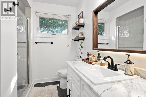 801 Cumberland Avenue S, Saskatoon, SK - Indoor Photo Showing Bathroom