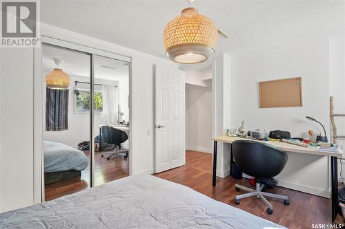 801 Cumberland Avenue S, Saskatoon, SK - Indoor Photo Showing Bedroom