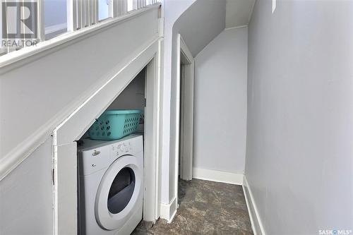 2056 Wallace Street, Regina, SK - Indoor Photo Showing Laundry Room