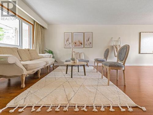 43 Countryman Circle, Toronto (West Humber-Clairville), ON - Indoor Photo Showing Living Room