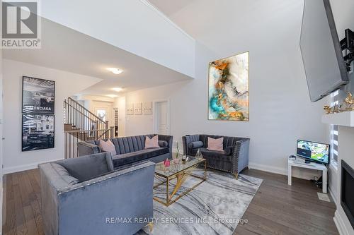 63 Jazzberry Road, Brampton (Sandringham-Wellington), ON - Indoor Photo Showing Living Room