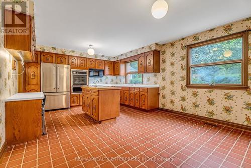 1816 Will Scarlett Drive, Mississauga (Sheridan), ON - Indoor Photo Showing Kitchen