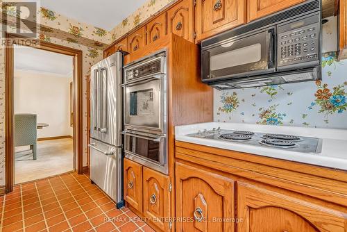 1816 Will Scarlett Drive, Mississauga (Sheridan), ON - Indoor Photo Showing Kitchen