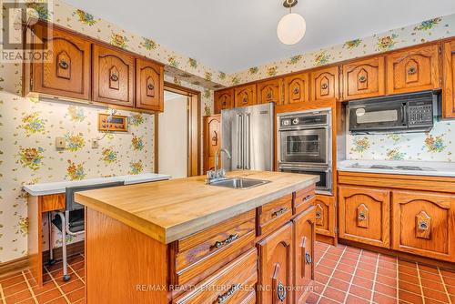 1816 Will Scarlett Drive, Mississauga (Sheridan), ON - Indoor Photo Showing Kitchen