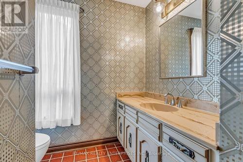 1816 Will Scarlett Drive, Mississauga (Sheridan), ON - Indoor Photo Showing Bathroom