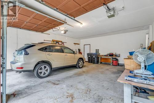 1816 Will Scarlett Drive, Mississauga (Sheridan), ON - Indoor Photo Showing Garage