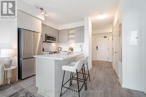 1208 - 4655 Metcalfe Avenue, Mississauga (Central Erin Mills), ON - Indoor Photo Showing Kitchen With Upgraded Kitchen