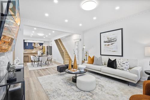 666 Lansdowne Avenue, Toronto (Dovercourt-Wallace Emerson-Junction), ON - Indoor Photo Showing Living Room