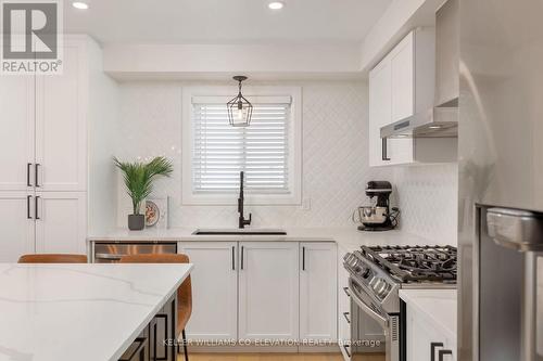 58 - 2280 Baronwood Drive, Oakville, ON - Indoor Photo Showing Kitchen