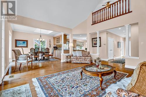 190 - 1405 Lorne Park Road, Mississauga, ON - Indoor Photo Showing Living Room