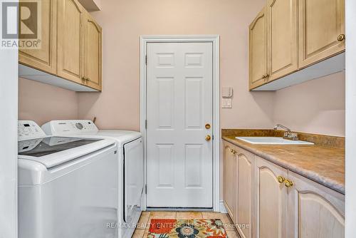 190 - 1405 Lorne Park Road, Mississauga (Lorne Park), ON - Indoor Photo Showing Laundry Room