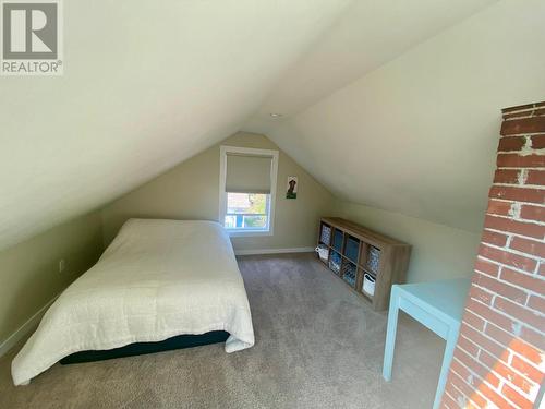 604 Sixth  Street, Nelson, BC - Indoor Photo Showing Bedroom