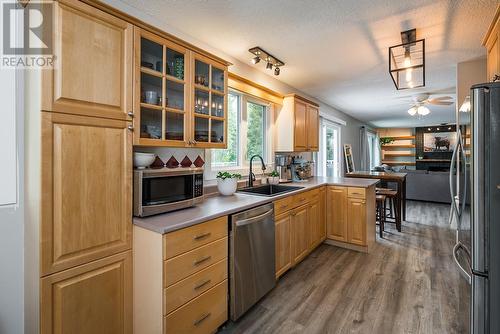 3122 Killarney Drive, Prince George, BC - Indoor Photo Showing Kitchen With Stainless Steel Kitchen