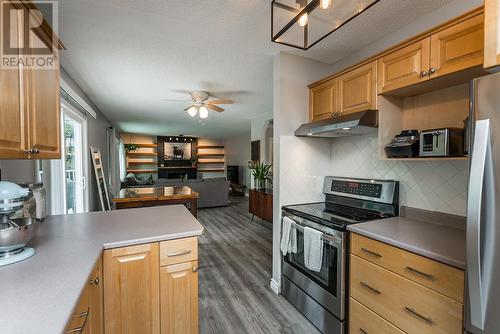 3122 Killarney Drive, Prince George, BC - Indoor Photo Showing Kitchen