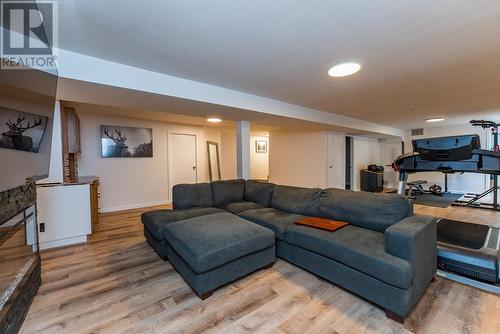 3122 Killarney Drive, Prince George, BC - Indoor Photo Showing Living Room