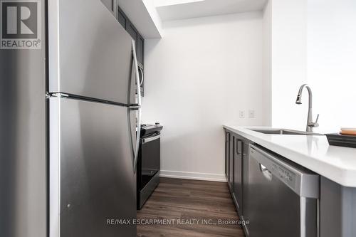 510 - 470 Dundas Street E, Hamilton (Waterdown), ON - Indoor Photo Showing Kitchen