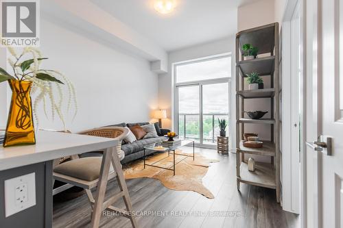 510 - 470 Dundas Street E, Hamilton (Waterdown), ON - Indoor Photo Showing Living Room