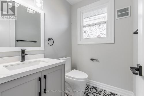 2C - 2 Thorndale Avenue, St. Catharines, ON - Indoor Photo Showing Bathroom