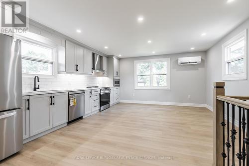 2C - 2 Thorndale Avenue, St. Catharines, ON - Indoor Photo Showing Kitchen With Upgraded Kitchen