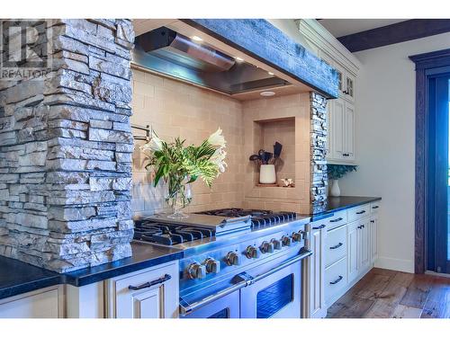 373 Farron Court, Kelowna, BC -  Photo Showing Kitchen