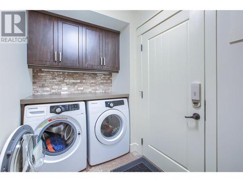 373 Farron Court, Kelowna, BC - Indoor Photo Showing Laundry Room