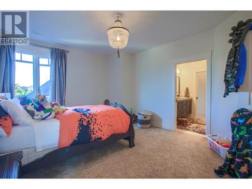 373 Farron Court, Kelowna, BC - Indoor Photo Showing Bedroom