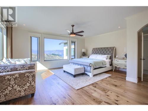 373 Farron Court, Kelowna, BC - Indoor Photo Showing Bedroom