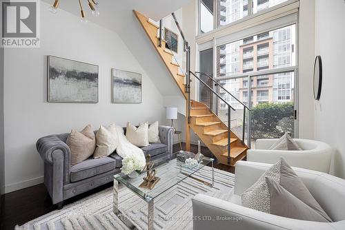 139 - 1005 King Street W, Toronto (Niagara), ON - Indoor Photo Showing Living Room