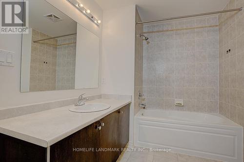 18 - 8 Eaton Park Lane, Toronto (L'Amoreaux), ON - Indoor Photo Showing Bathroom