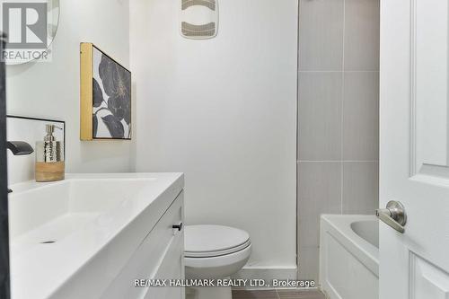 67 Gainsborough Road, Toronto, ON - Indoor Photo Showing Bathroom