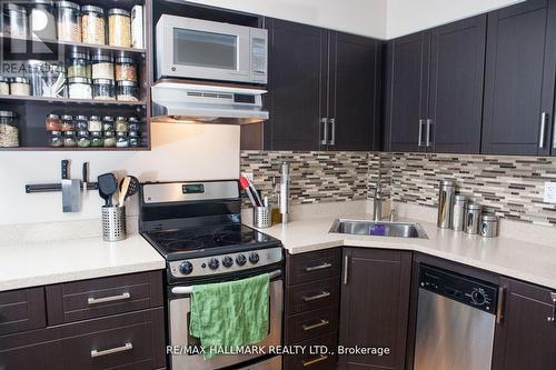 67 Gainsborough Road, Toronto (Woodbine Corridor), ON - Indoor Photo Showing Kitchen With Upgraded Kitchen