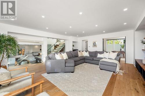 32 Lyme Regis Crescent, Toronto (Cliffcrest), ON - Indoor Photo Showing Living Room