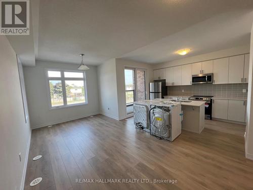 201 - 1865 Pickering Parkway S, Pickering (Village East), ON - Indoor Photo Showing Kitchen