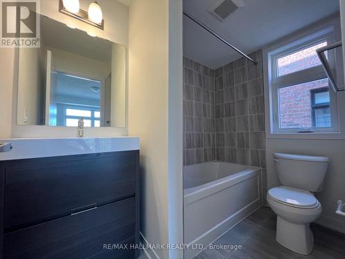 201 - 1865 Pickering Parkway S, Pickering, ON - Indoor Photo Showing Bathroom