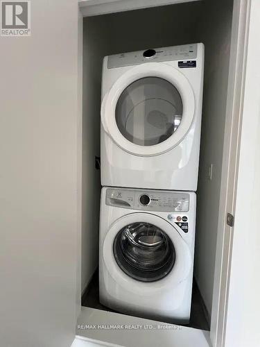 201 - 1865 Pickering Parkway S, Pickering (Village East), ON - Indoor Photo Showing Laundry Room