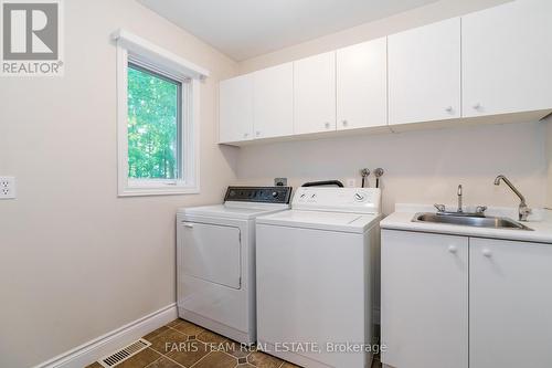 2087 Wilkinson Street, Innisfil, ON - Indoor Photo Showing Laundry Room