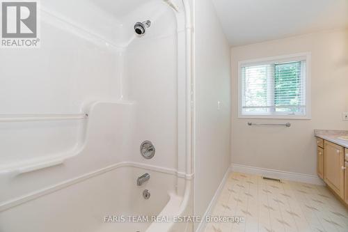 2087 Wilkinson Street, Innisfil, ON - Indoor Photo Showing Bathroom