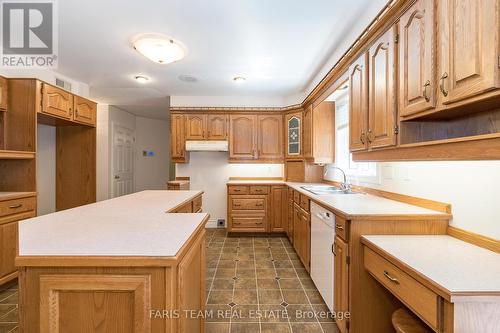 2087 Wilkinson Street, Innisfil, ON - Indoor Photo Showing Kitchen